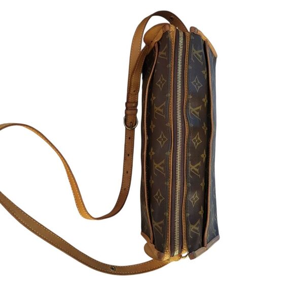 Louis Vuitton Popincourt Crossbody Bag - Picture 3 of 12